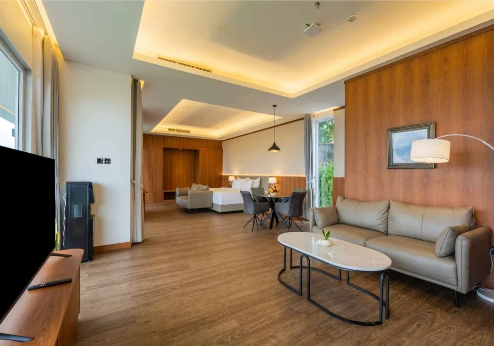 Five-star facilities at Amaranta Prambanan: panoramic pool, restaurants, and spacious rooms in Yogyakarta