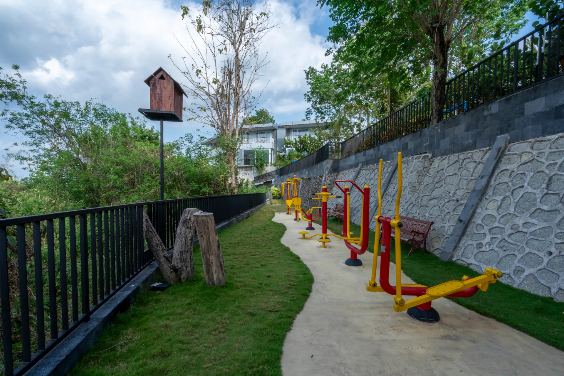 A family hotel in Jogja, Amaranta Prambanan with a children's playground and child-friendly pool in Yogyakarta